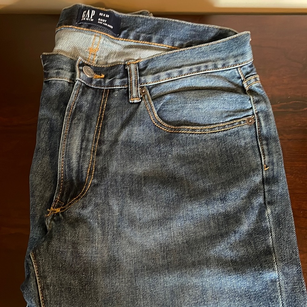 Worn Once, Men Gap Jeans Very Nice, Comfortable Fit , Still Looks New
